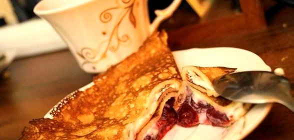 Блинчики с творогом и вишней