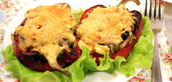 Перец фаршированный брокколи и грибами