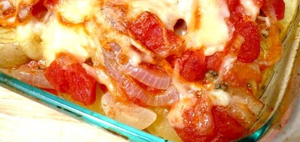 Рыба, запеченная с помидорами и сыром
