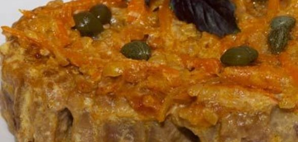 Сочный ростбиф Эстерхази с овощной соломкой