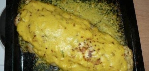Картофельно-мясной рулет с соусом Бешамель