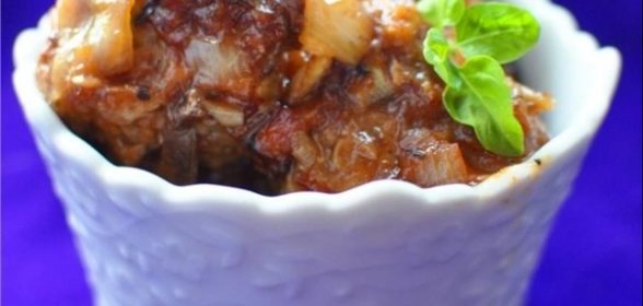 Тефтели запеченные в баклажанном соусе