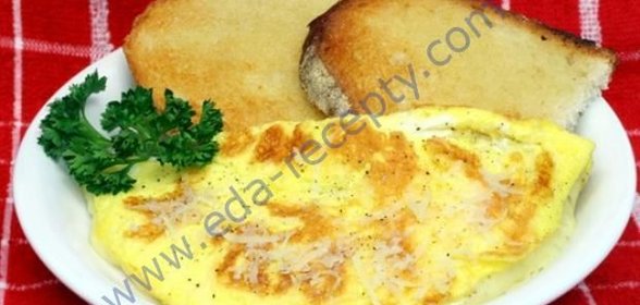 Классический яичный омлет из яиц