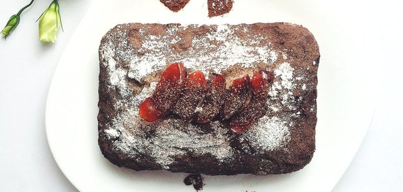 Пирог с изюмом, курагой и грецкими орехами