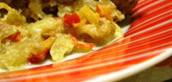 Фрикадельки на сливочно-овощной подушке под нежным покрывалом