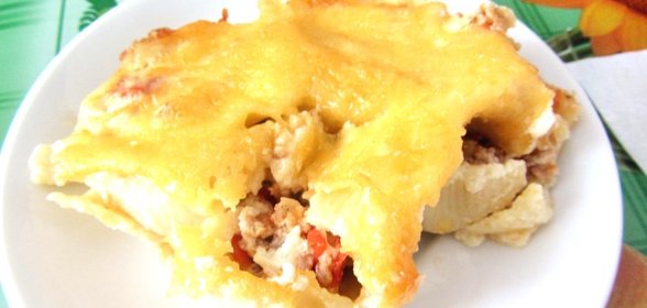 Каннеллони с курицей и грибами под соусом бешамель