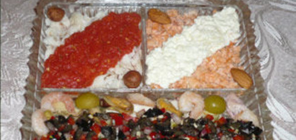 Закуска Испанское трио (сальпикон из морепродуктов и эскабече из белой и красной рыбы)