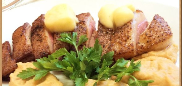 Утиные грудки с апельсиновым соусом и пюре из чечевицы