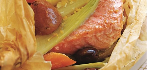 Семга с фенхелем, запеченная в пергаменте