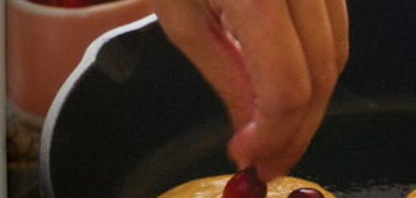 Сельдь (салака, сардина) свежая жареная с соусом-хрен