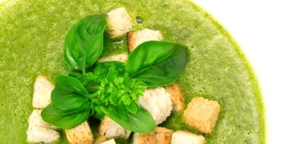 Шпинат с гренками