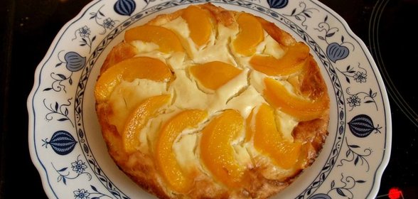 Запеканка творожная с персиком