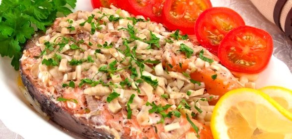 Семга, запеченная с фенхелем и лимоном