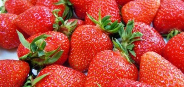 Клубничное варенье с ревенем и ванилью