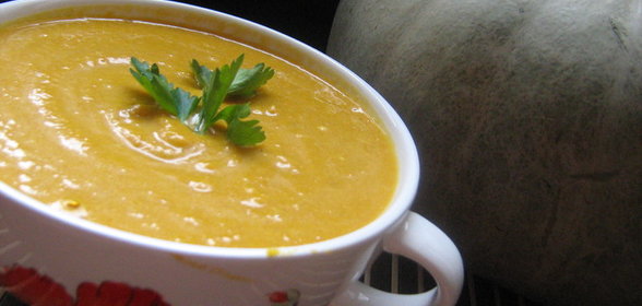 Суп-пюре тыквенный с гренками и сыром