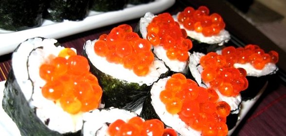 Роллы с красной икрой