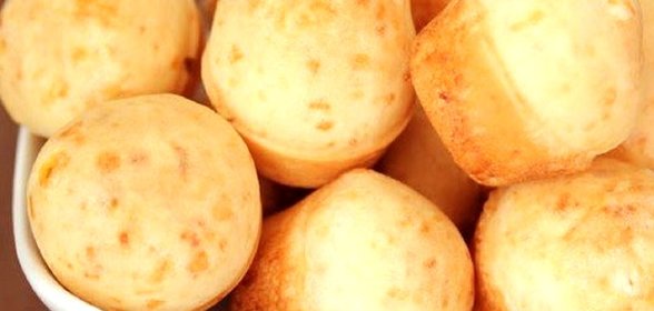 Безглютеновые маффины Пау ди кейжу с кусочками сыра
