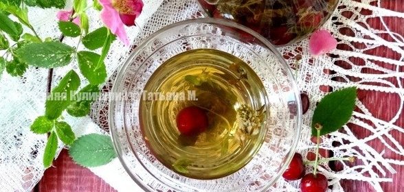 Постный торт с изюмом и орехами