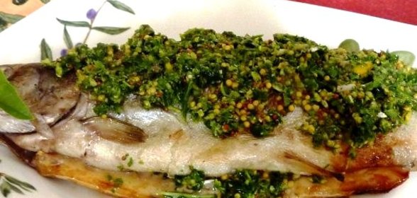 Форель на гриле с сальсой Верде