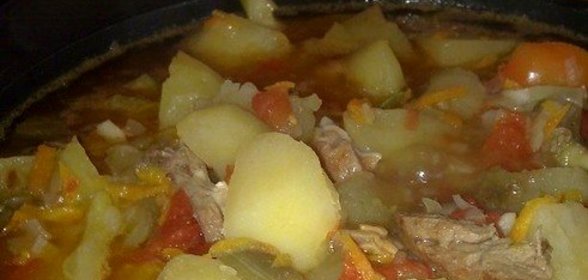 Баранина с баклажанами и помидорами