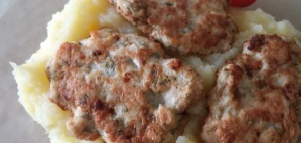 Куриные оладушки с плавленым сыром