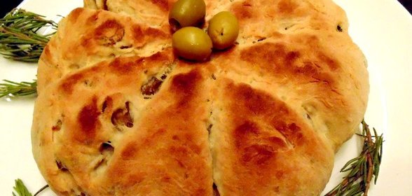 Быстрый хлеб с оливками и розмарином