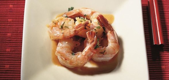 Креветки в имбирно-луковом соусе
