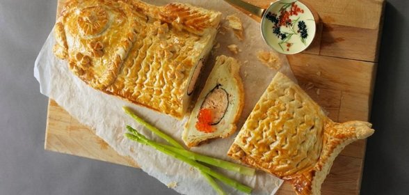 Салат из шпината с беконом, пряностями и оливковым маслом