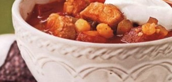 Соус мясной с кукурузой и помидорами