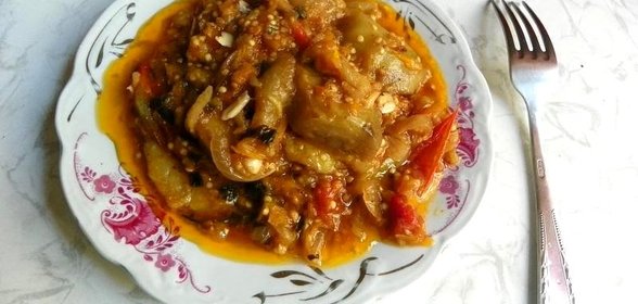 Соте из баклажанов с томатами