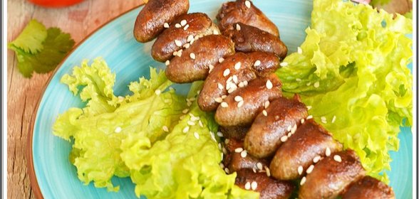 Куриные сердечки на шпажках