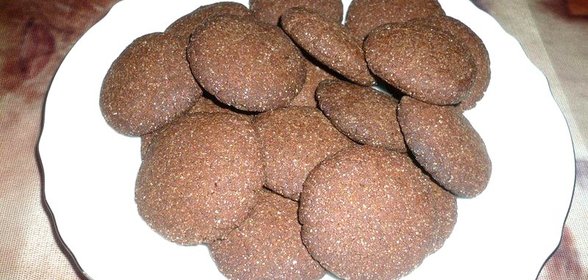 Постное шоколадно-клубничное печенье