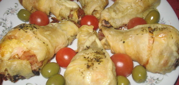 Ножки в слоеном тесте с плавлеными сырками