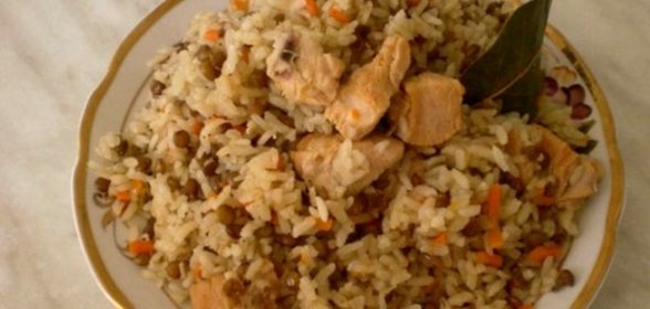 Плов из чечевицы с курицей