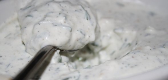 Белый соус с орехами