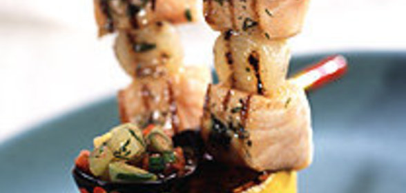 Шашлык из маринованной норвежской семги с овощным гарниром