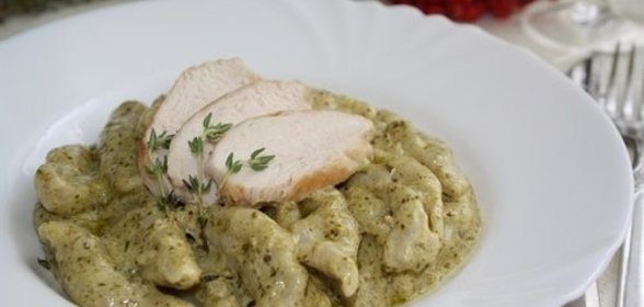 Кавателли с курицей в сливочном соусе песто