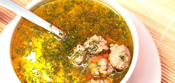 Суп с фрикадельками и клецками