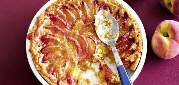 Открытый пирог с персиками на оливковом масле