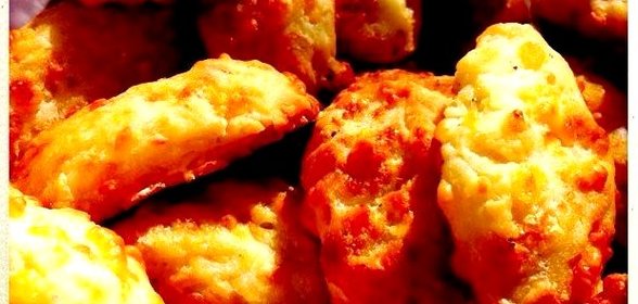 Соленое печенье с твердым сыром
