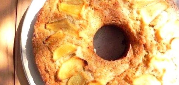 Пирог с яблоками и бананом