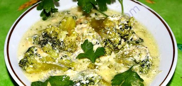 Брокколи в сметане с чесноком