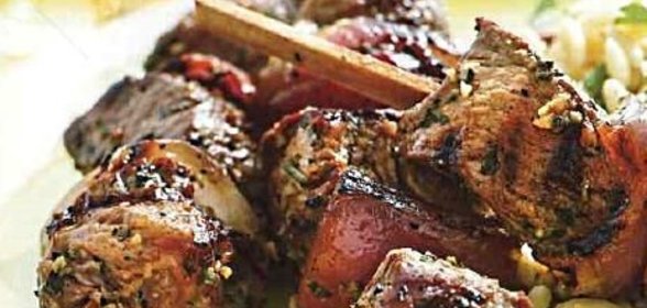 Шашлык из баранины с ароматными травами