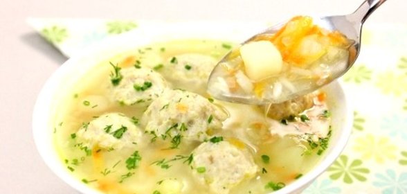 Домашний суп с фрикадельками