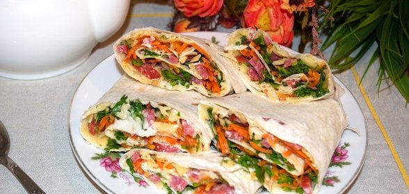 Закуска из лаваша с корейской морковкой