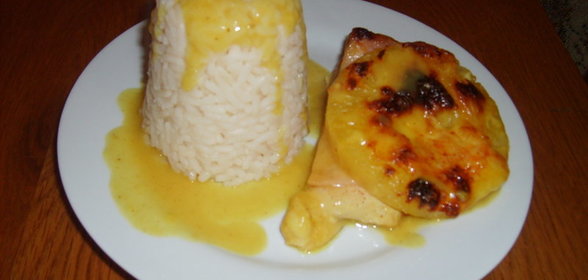 Шницель по гавайски с соусом карри