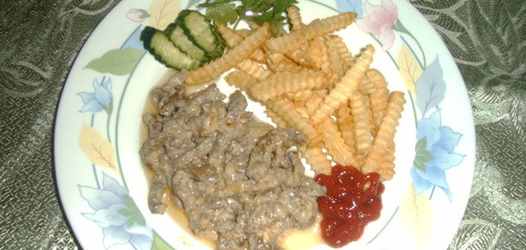 Бефстроганов с гарниром