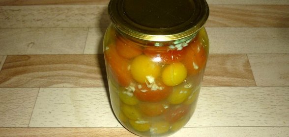 Помидоры черри с чесноком