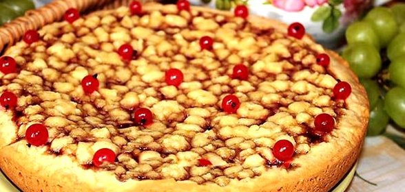 Пирог со смородиновым вареньем в мультиварке