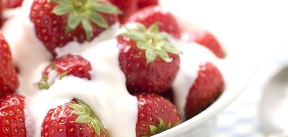 Клубника со сметаной